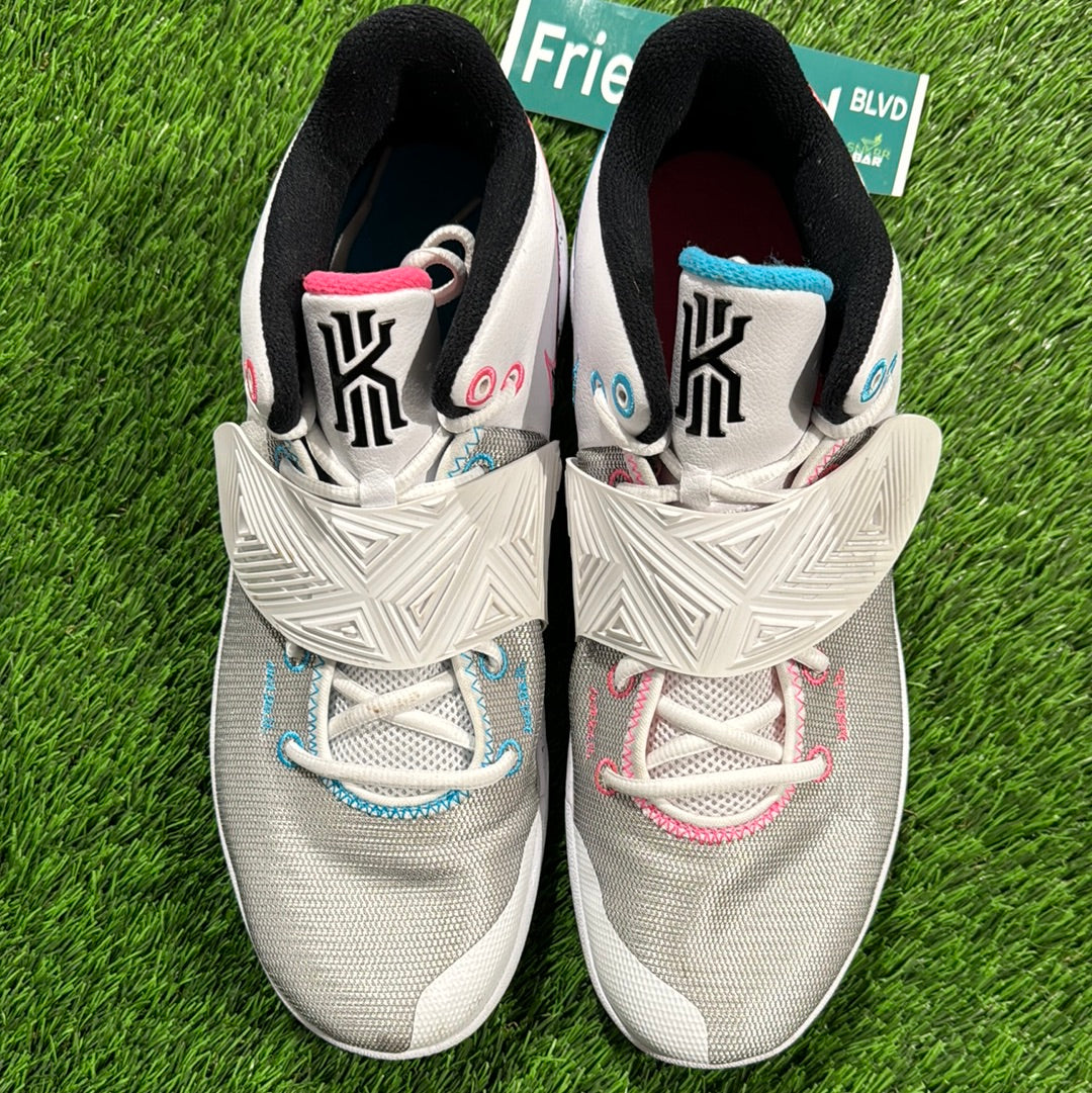 Kyrie Flytrap 3 'South Beach'