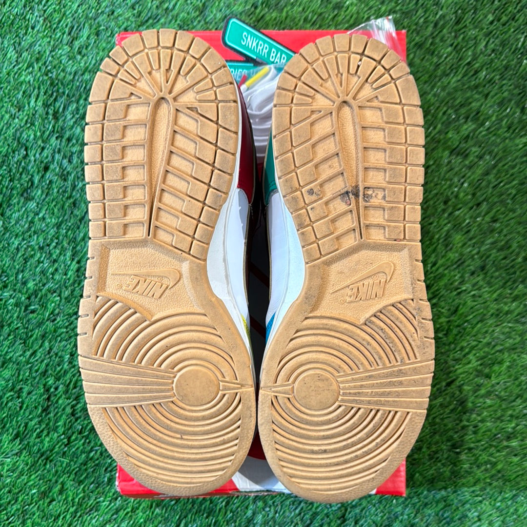 Dunk Low SE 'Free.99 - White'