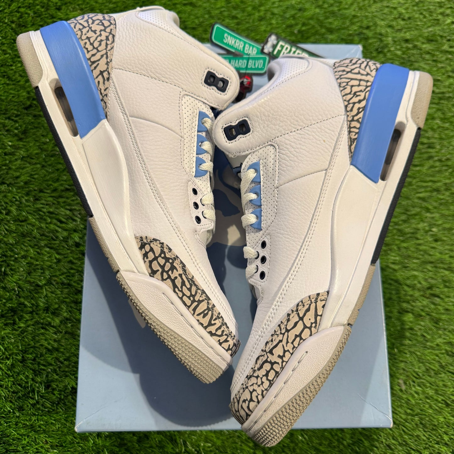 Air Jordan 3 Retro 'UNC'