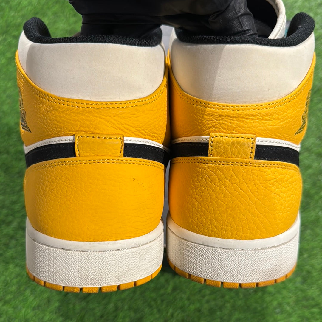 Air Jordan 1 Mid 'Lakers'