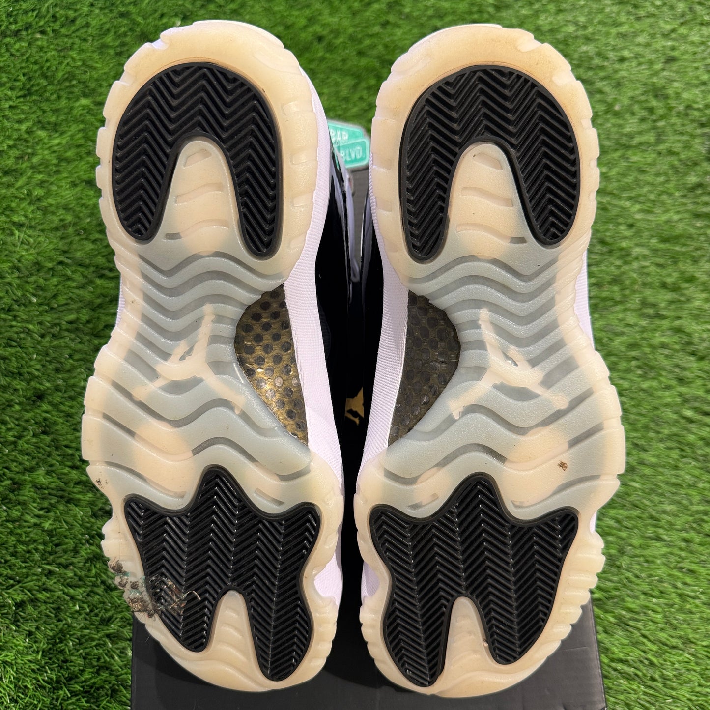 Air Jordan 11 Retro 'Gratitude / Defining Moments'