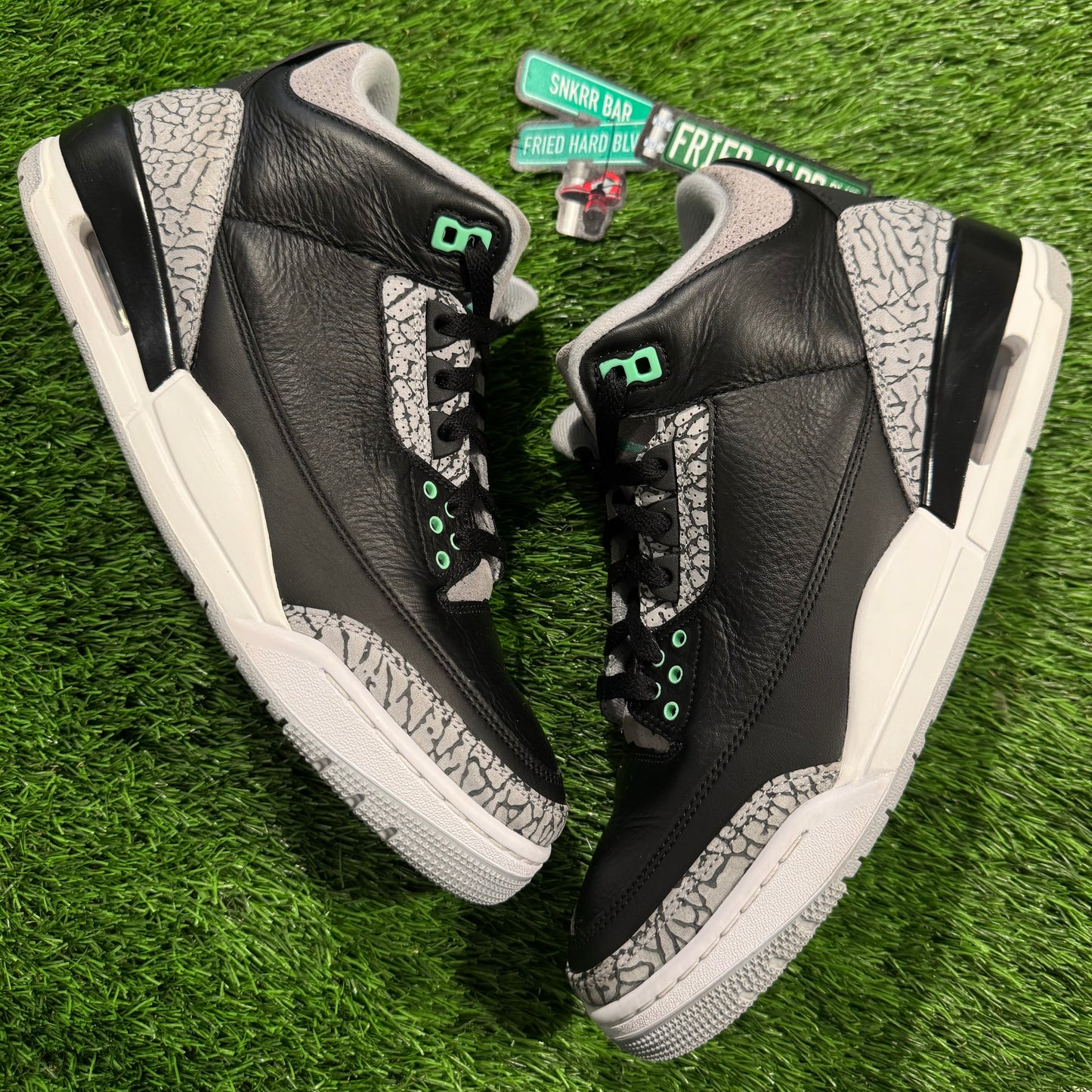 Air Jordan 3 Retro 'Green Glow'