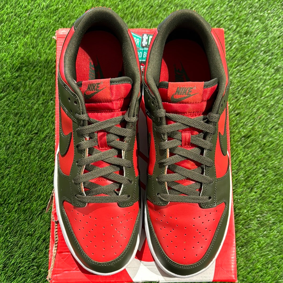 Dunk Low 'Cargo Khaki Mystic Red'