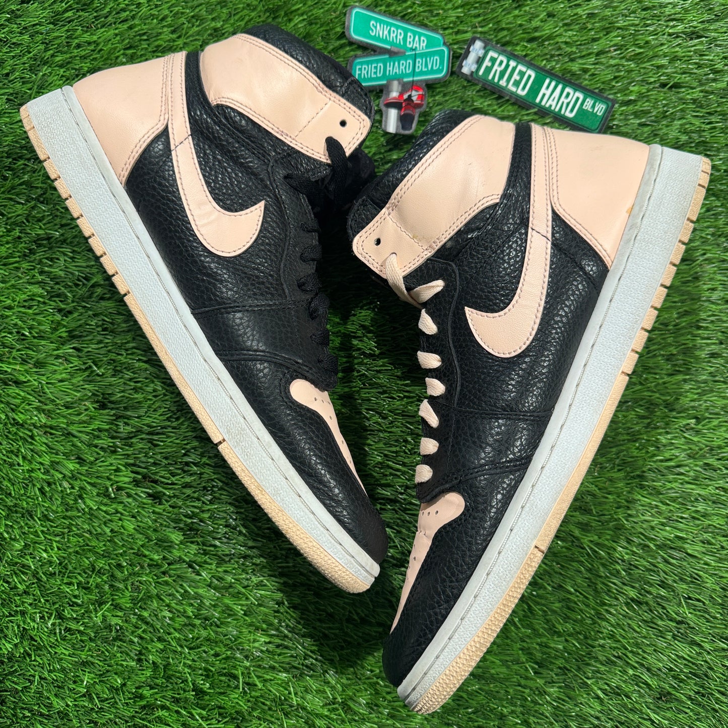 Air Jordan 1 Retro High OG 'Crimson Tint'