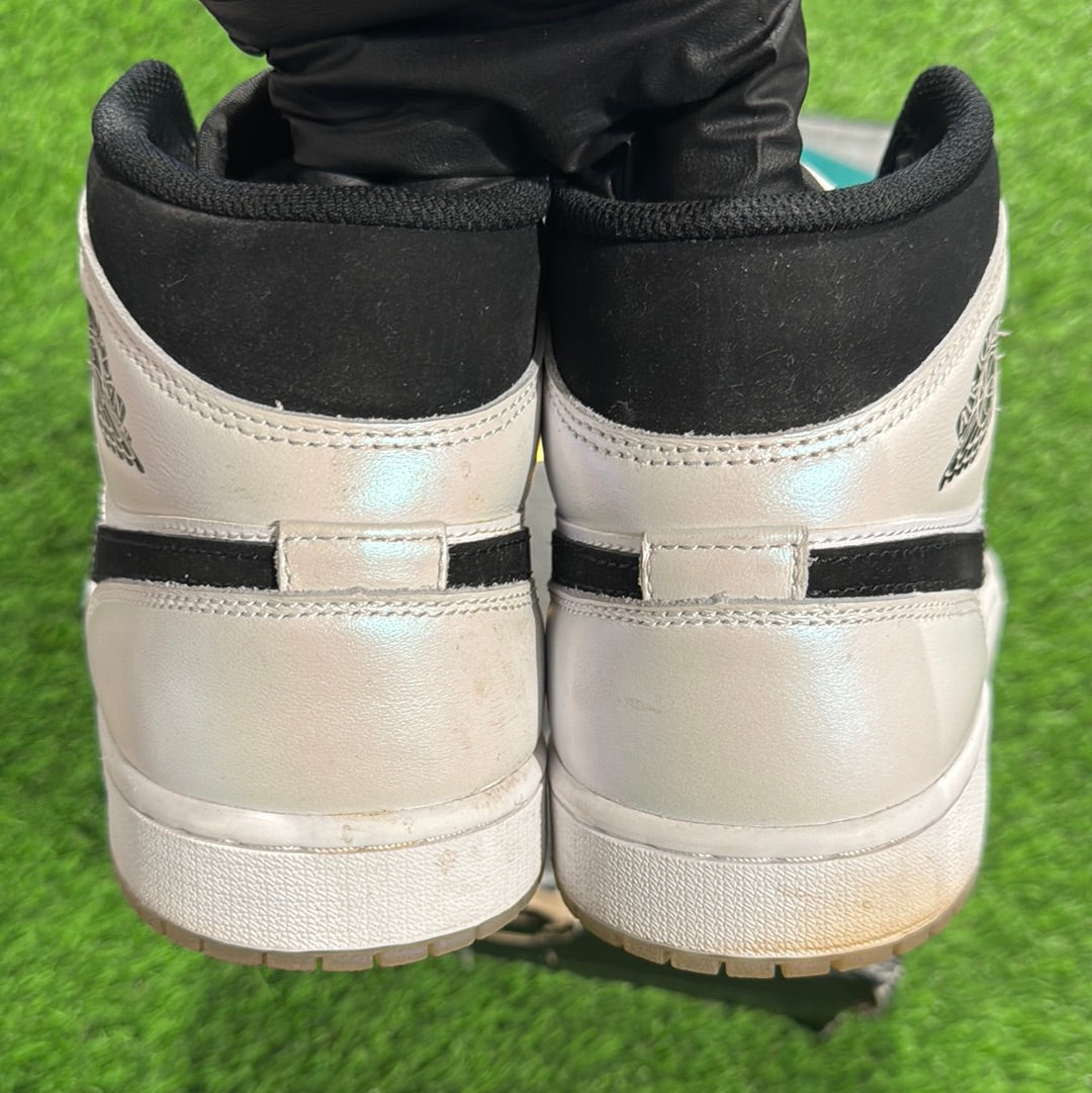 Air Jordan 1 Mid SE 'Diamond'