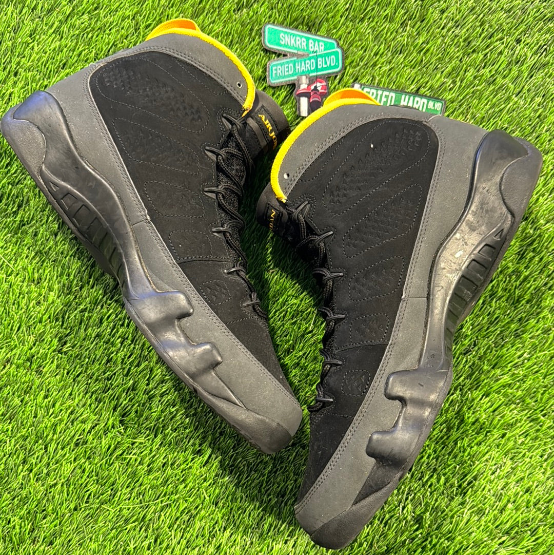 Air Jordan 9 Retro ‘Dark Charcoal University Gold’