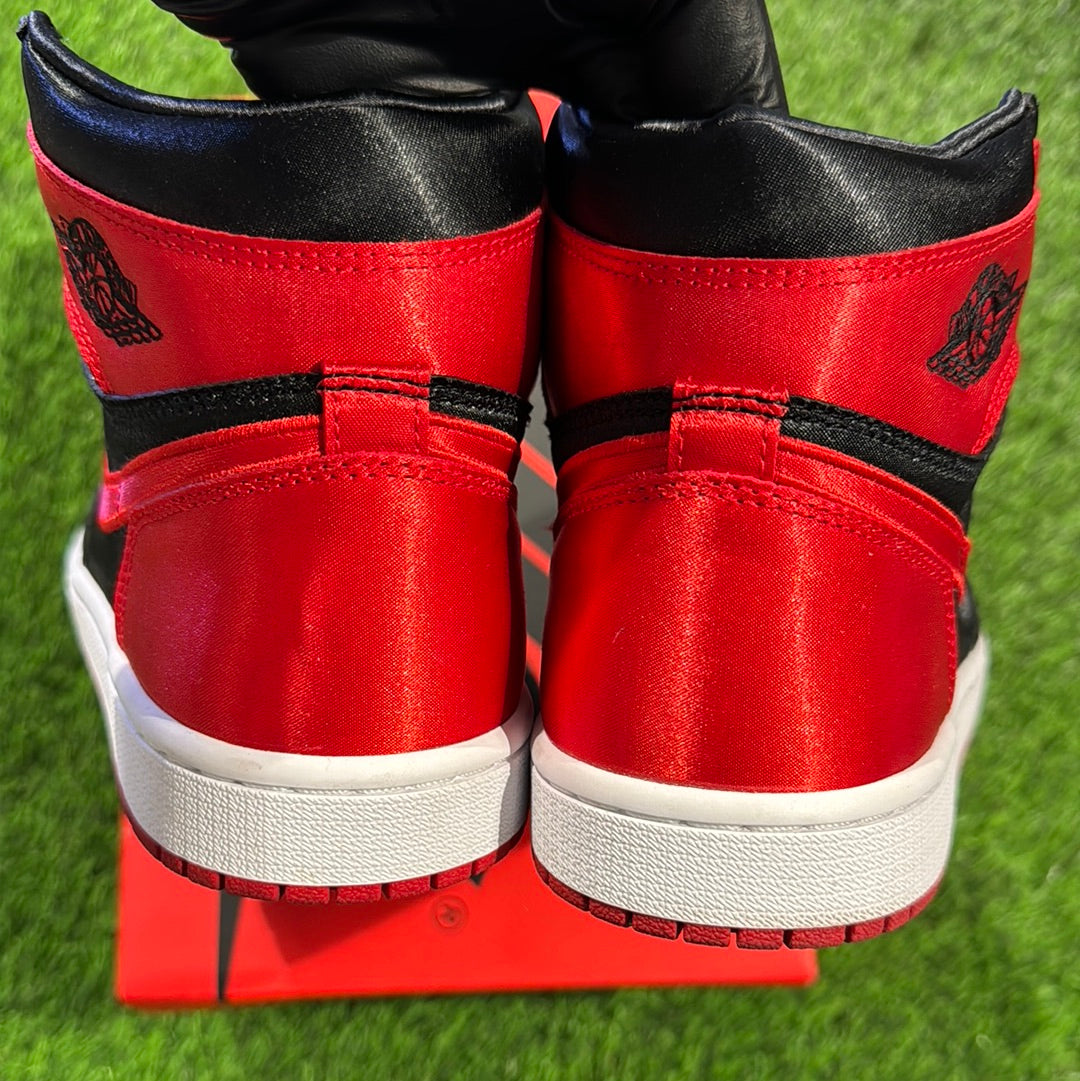 Wmns Air Jordan 1 Retro High OG 'Satin Bred' 2023