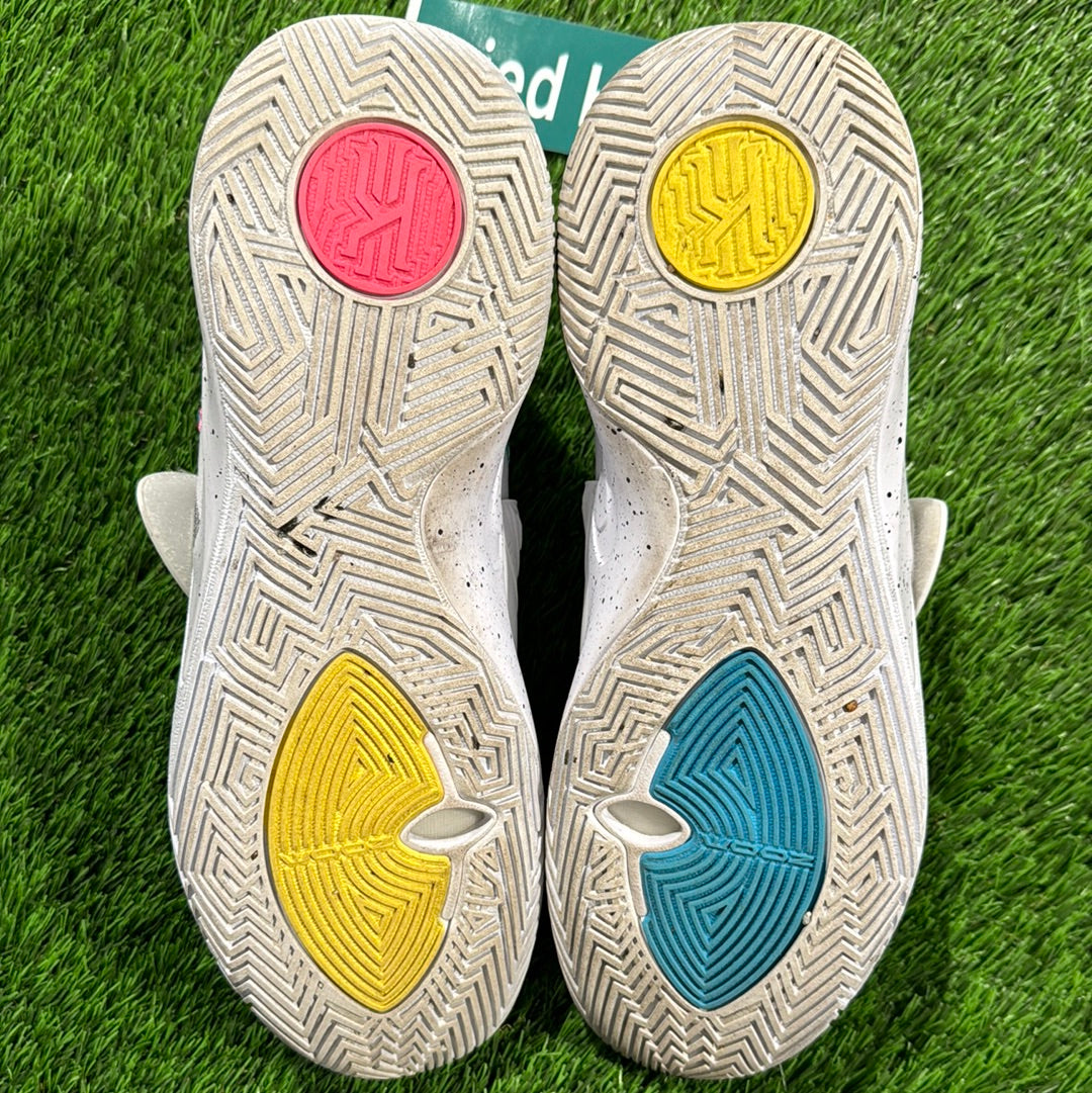 Kyrie Flytrap 3 'South Beach'