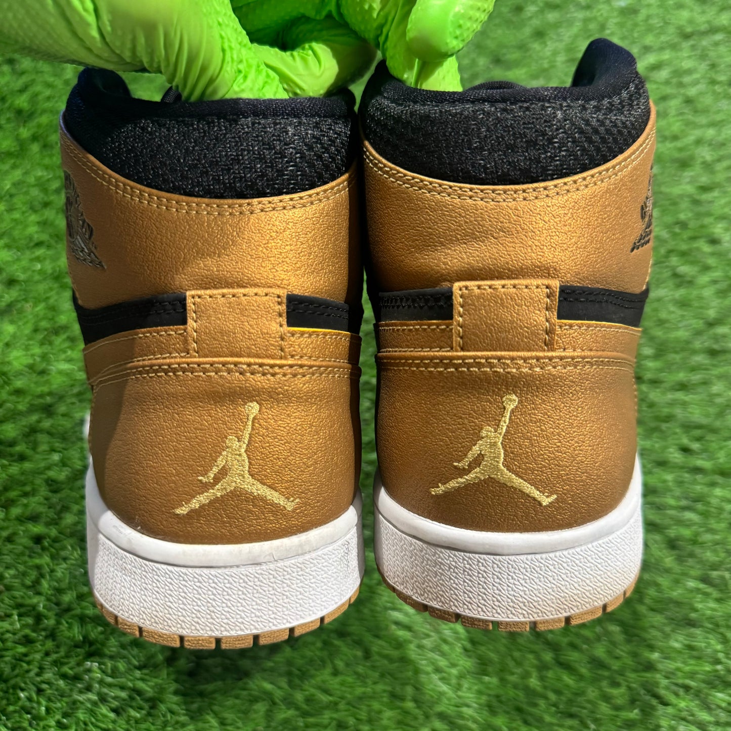Air Jordan 1 Retro High 'Melo'