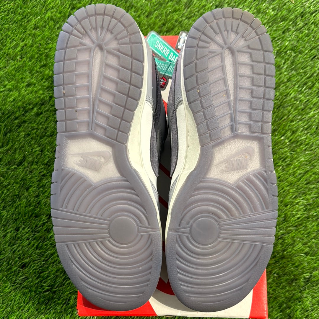 Dunk Low SE 'Light Carbon'