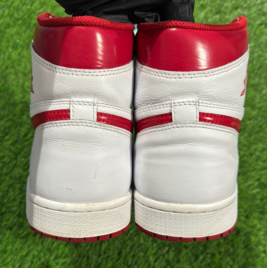 Air Jordan 1 Retro High OG 'Metallic Red'
