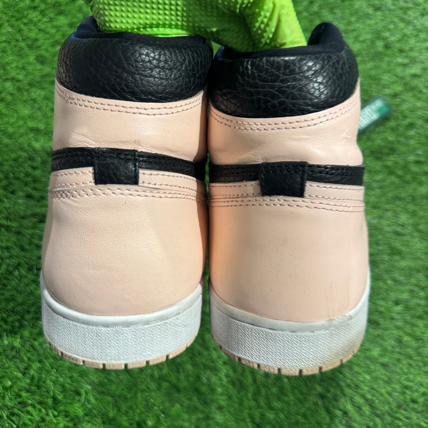 Air Jordan 1 Retro High OG 'Crimson Tint'
