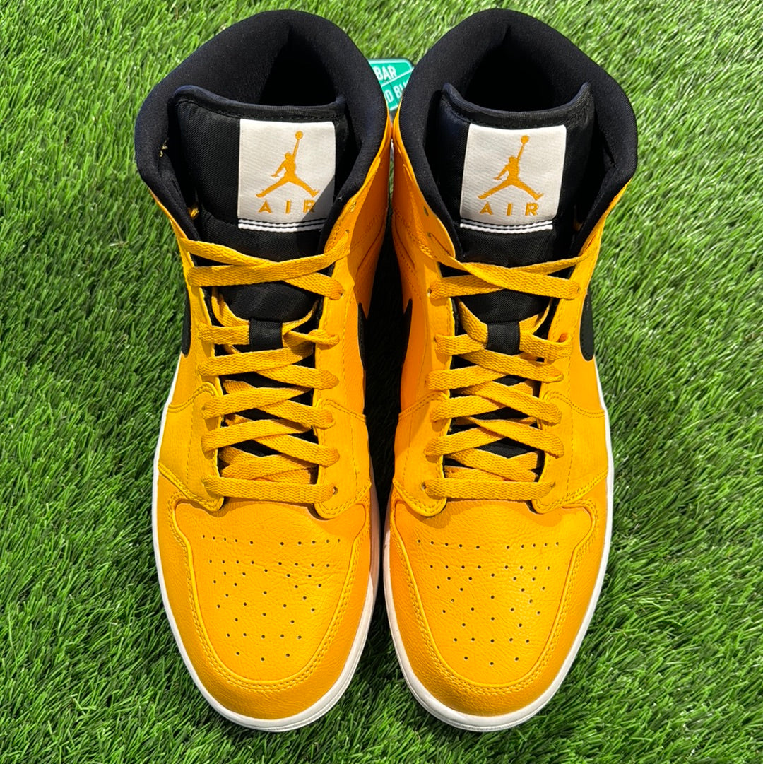 Air Jordan 1 Mid 'University Gold'
