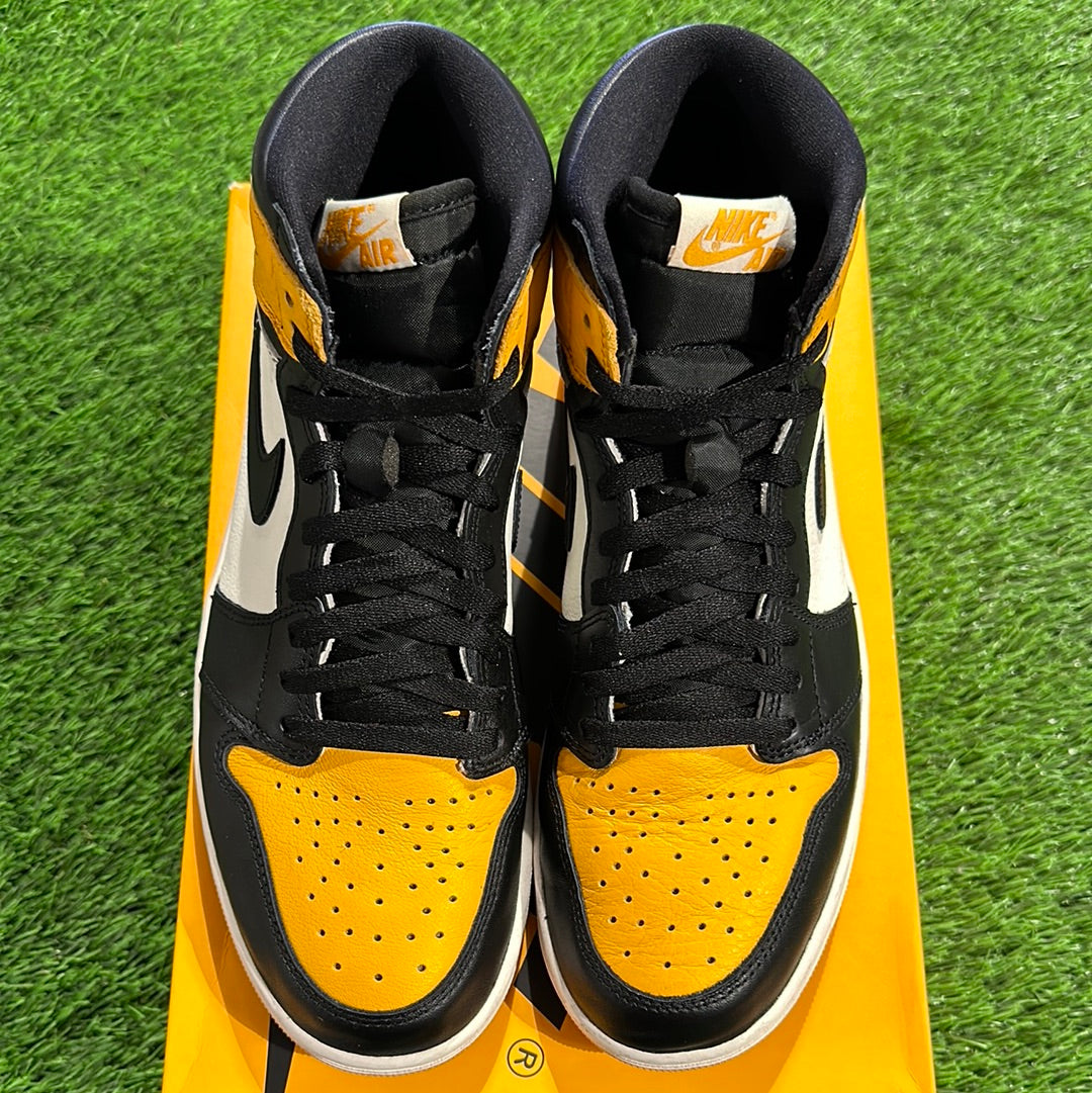 Air Jordan 1 Retro High OG 'Yellow Toe'
