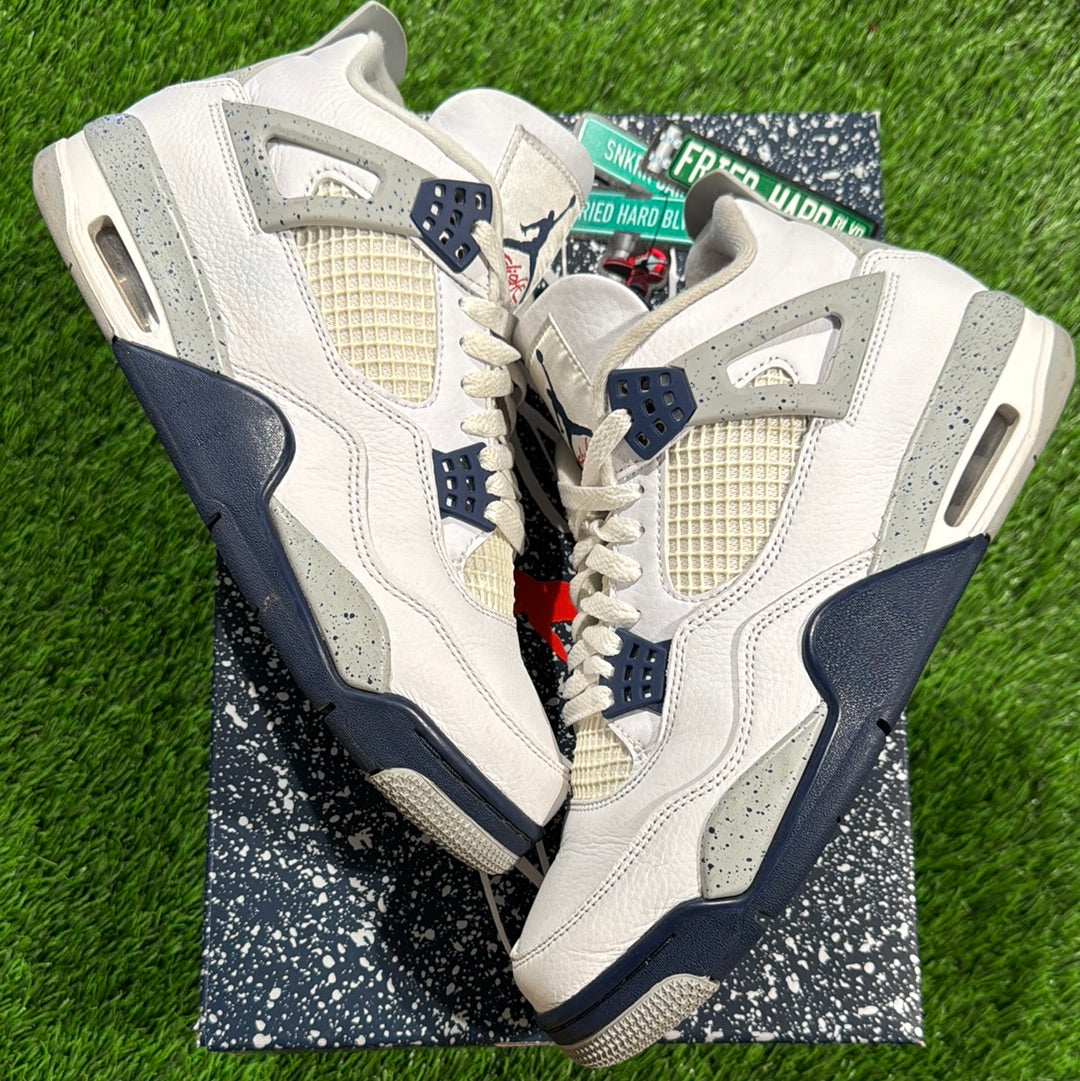 Air Jordan 4 Retro 'Midnight Navy'