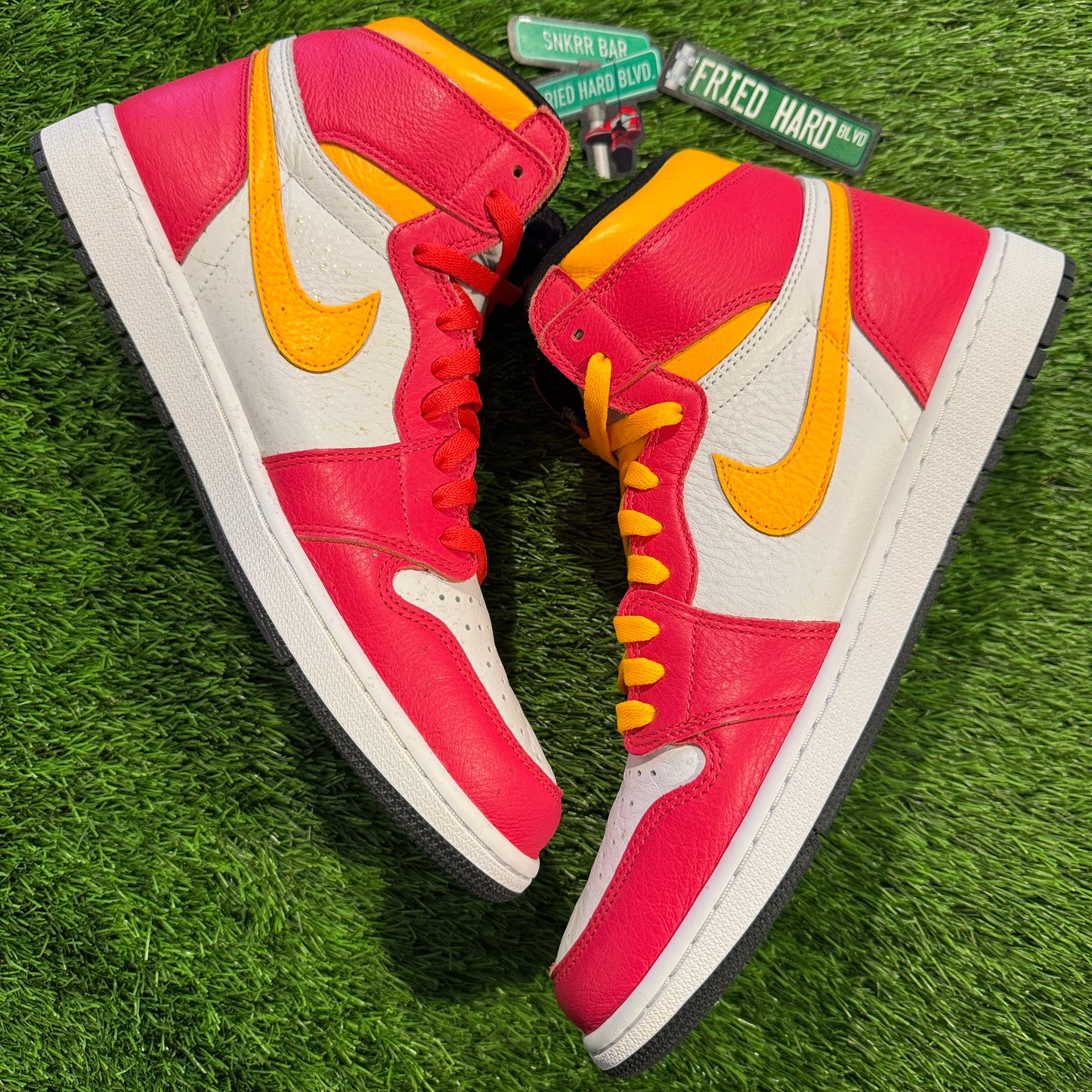Air Jordan 1 Retro High OG 'Light Fusion Red'