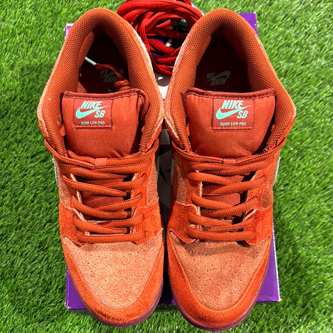 Dunk Low SB 'Mystic Red'
