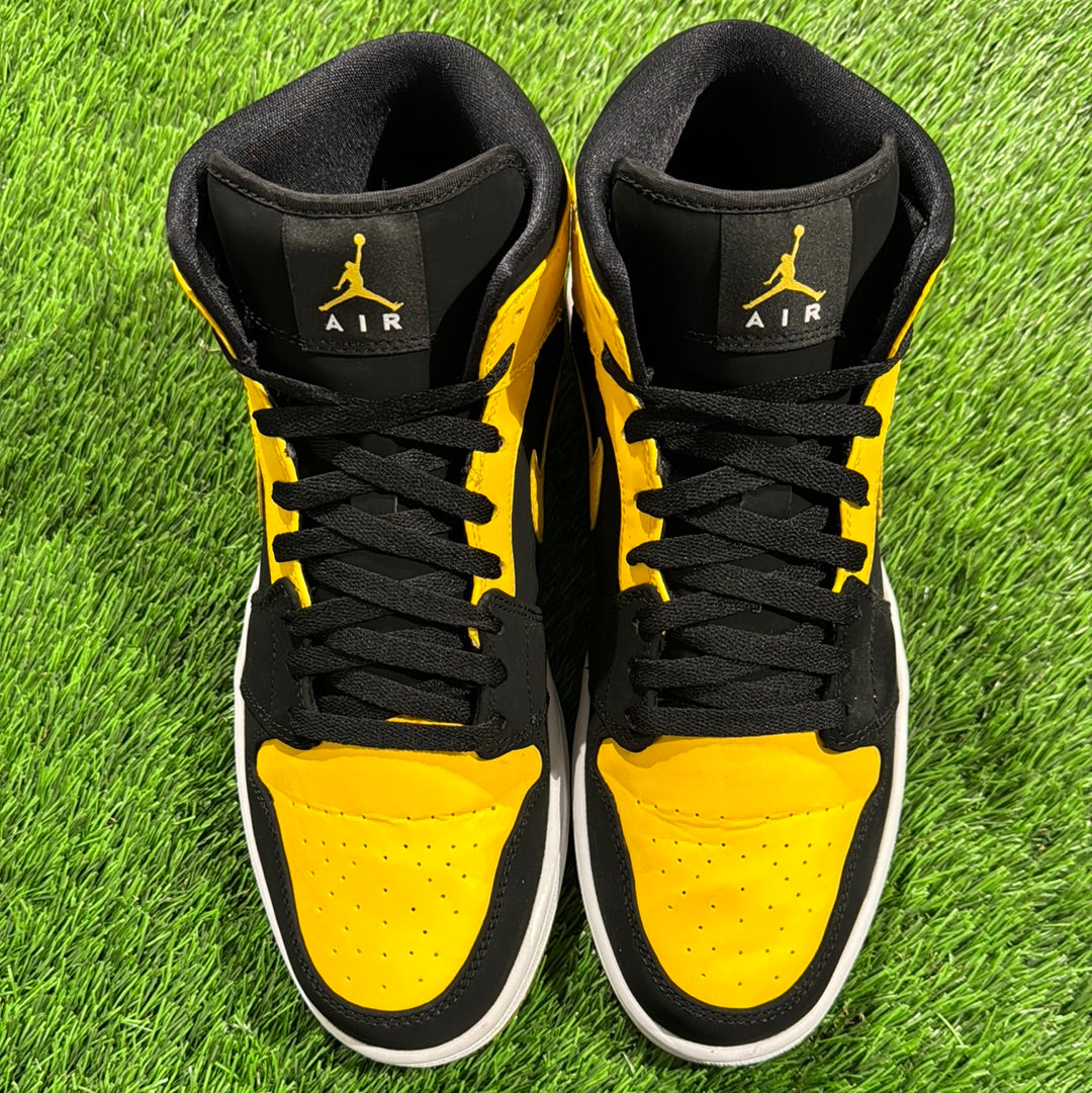 Air Jordan 1 Retro Mid 'New Love' 2017