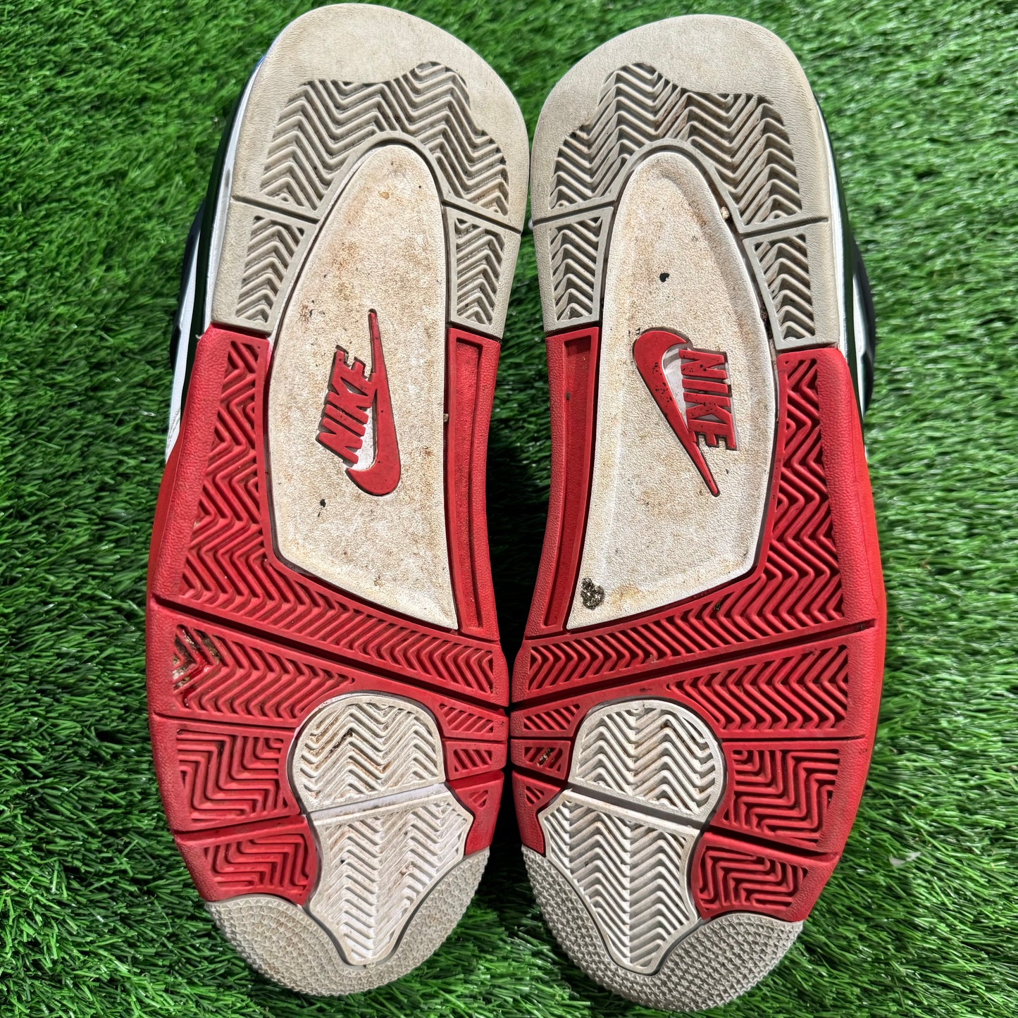 Air Jordan 4 Retro OG 'Fire Red' 2020