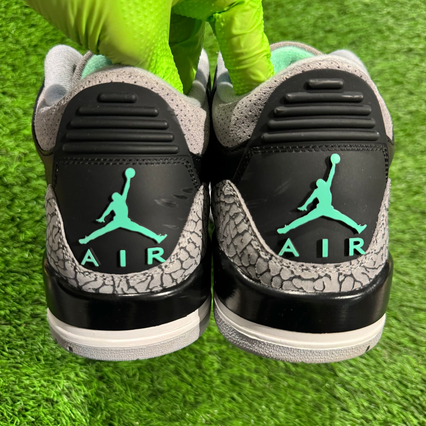 Air Jordan 3 Retro 'Green Glow'