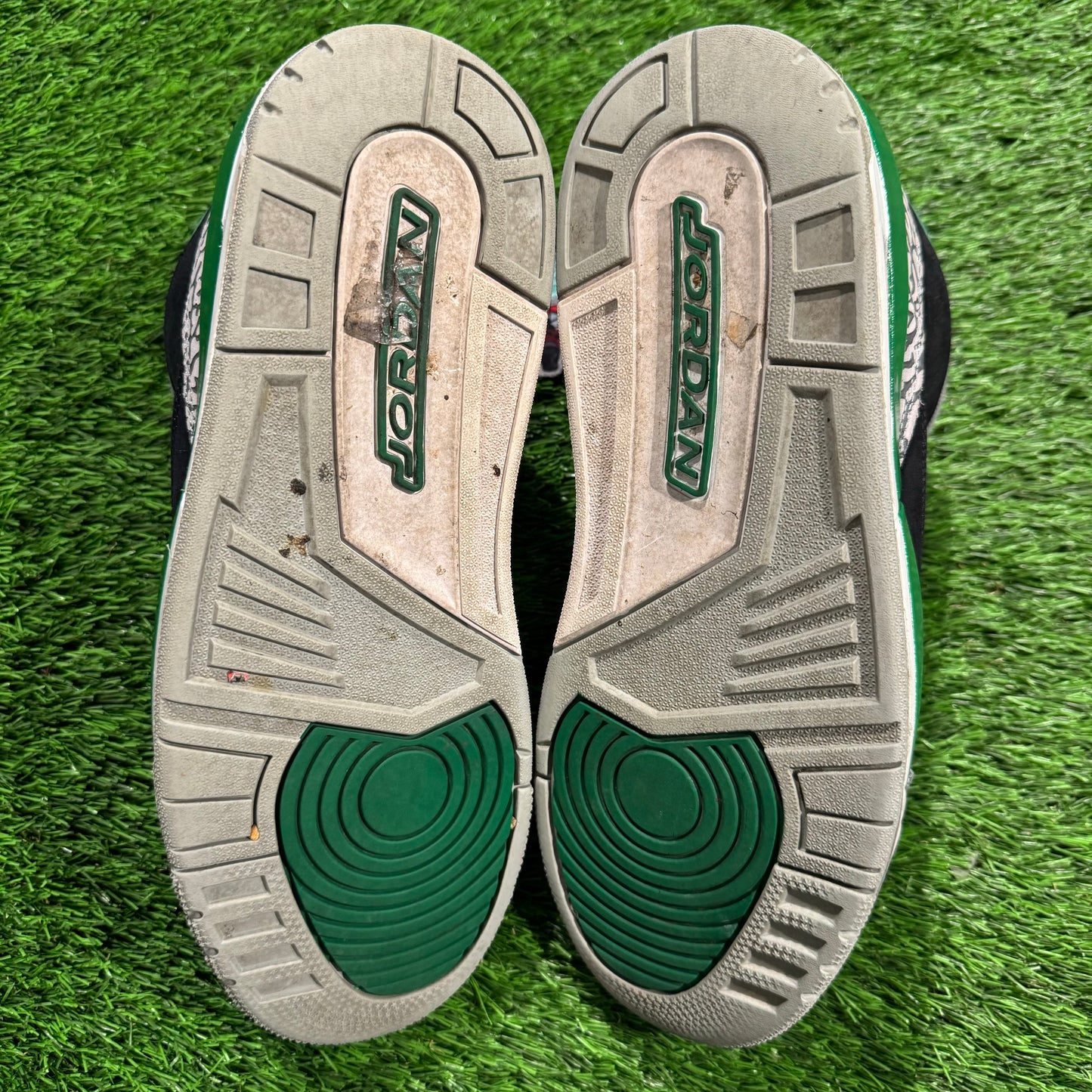 Air Jordan 3 Retro 'Pine Green'