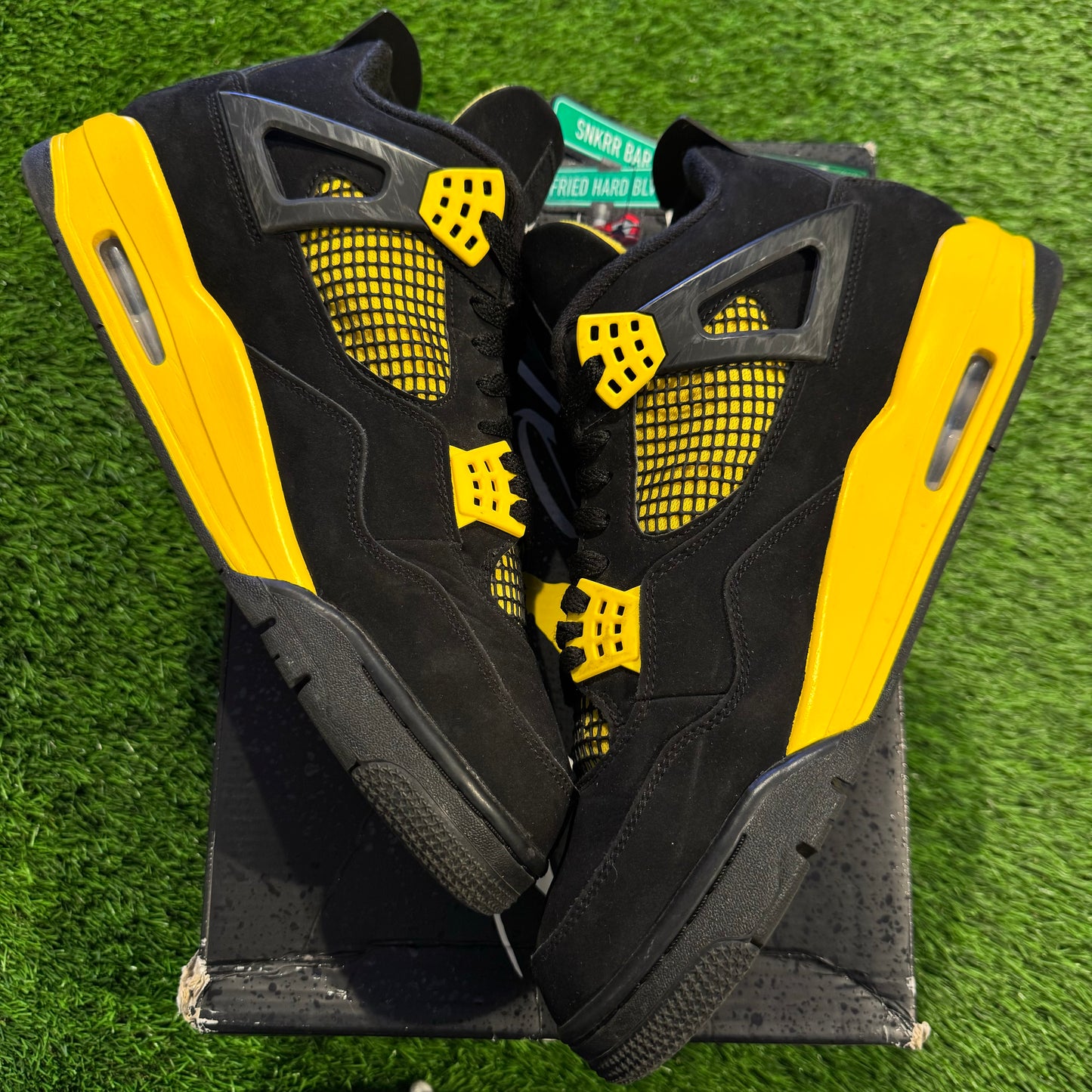Air Jordan 4 Retro 'Thunder' 2023