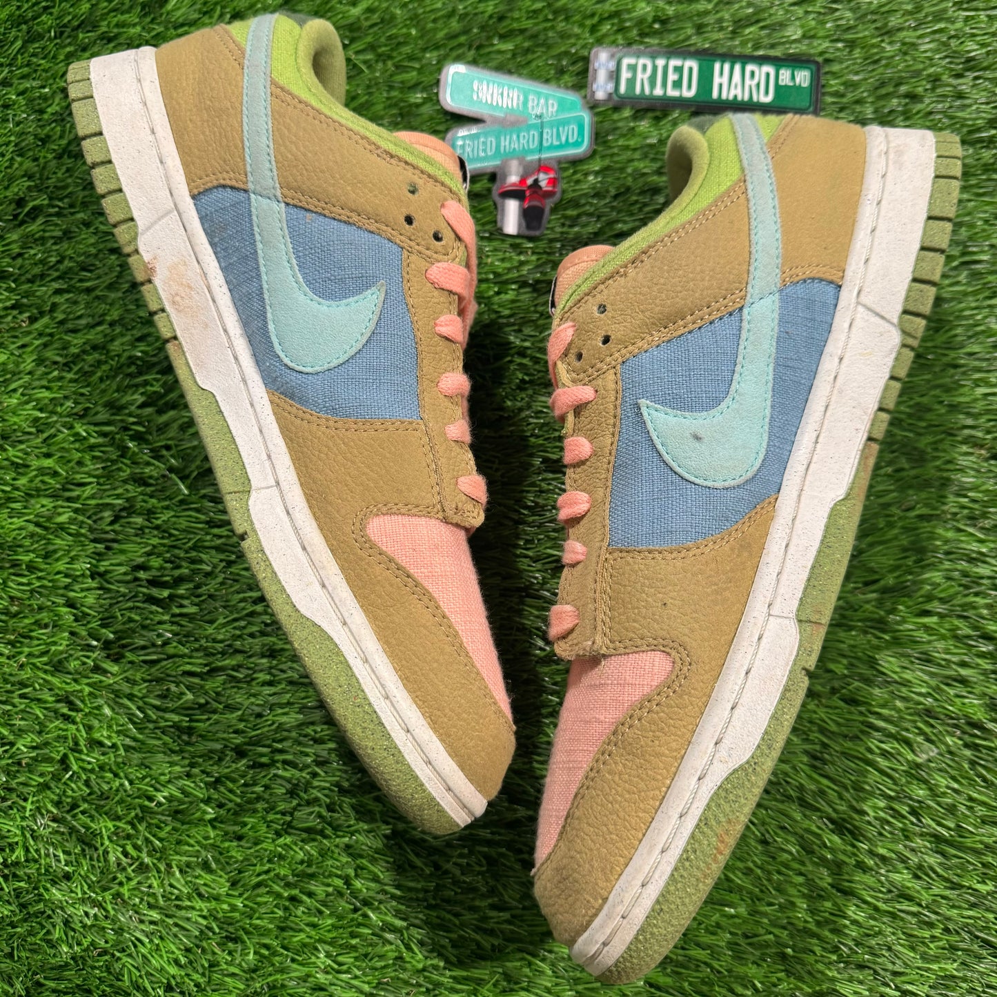 Dunk Low 'Sun Club - Arctic Orange Sanded Gold'
