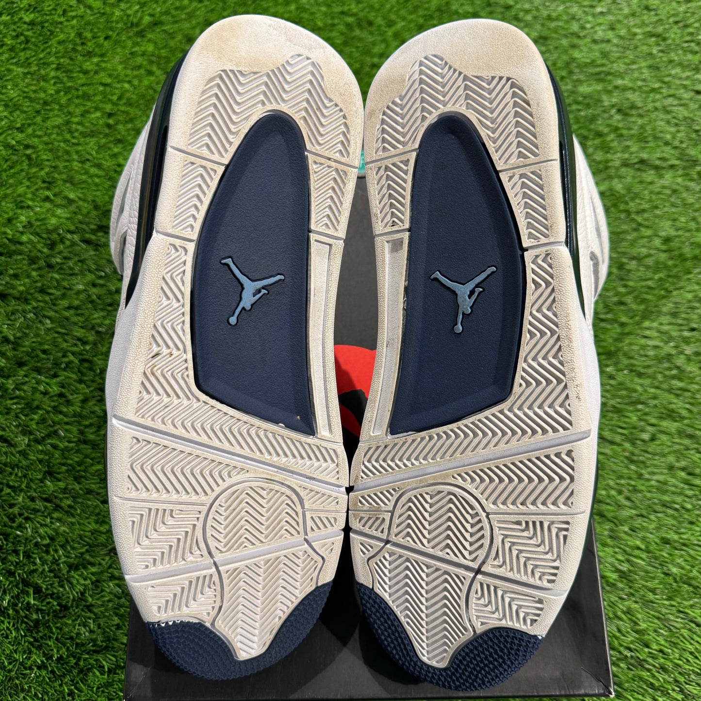 Air Jordan 4 Retro LS 'Columbia'