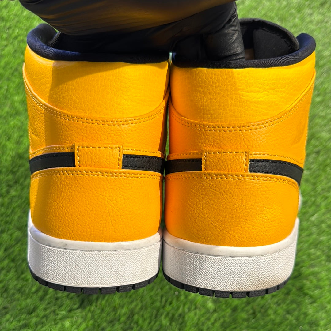Air Jordan 1 Mid 'University Gold'