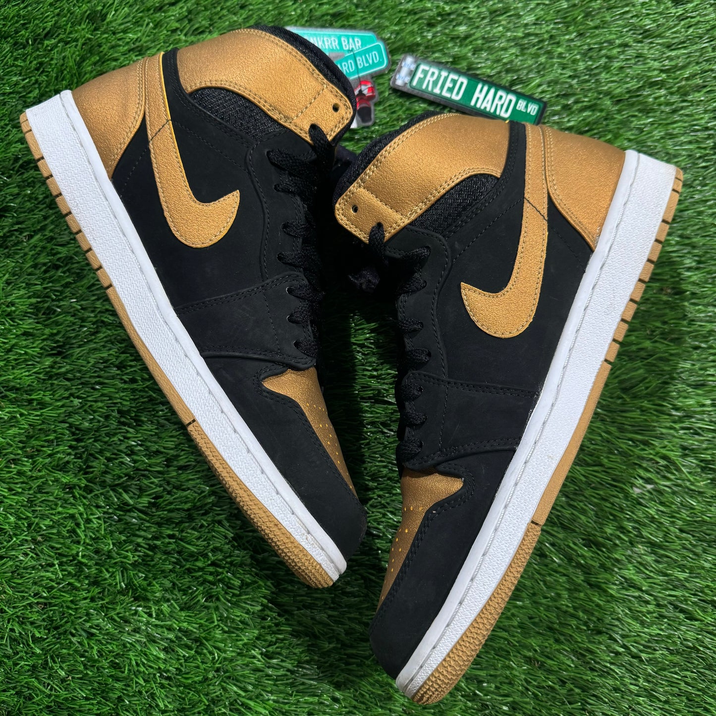 Air Jordan 1 Retro High 'Melo'