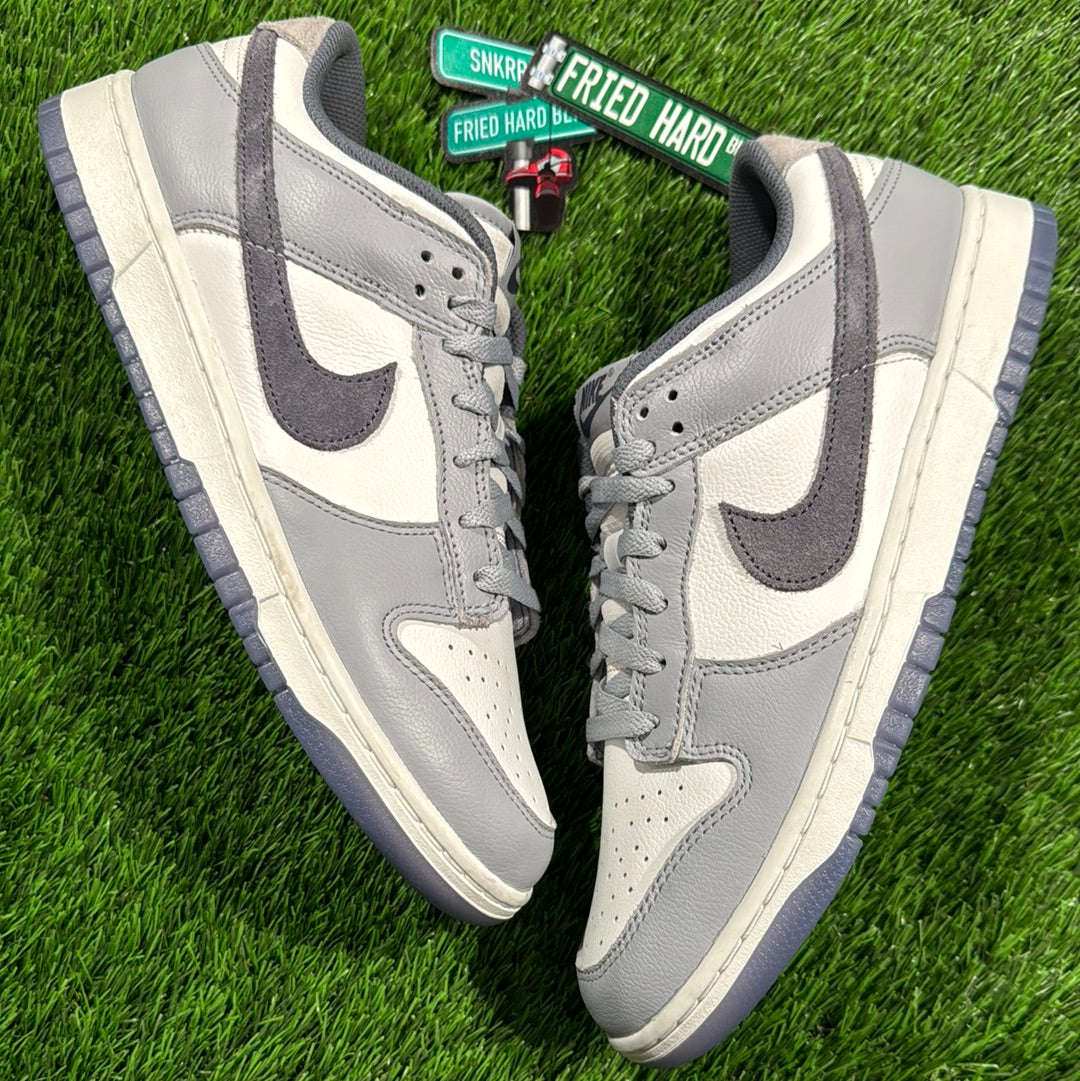 Dunk Low SE 'Light Carbon'