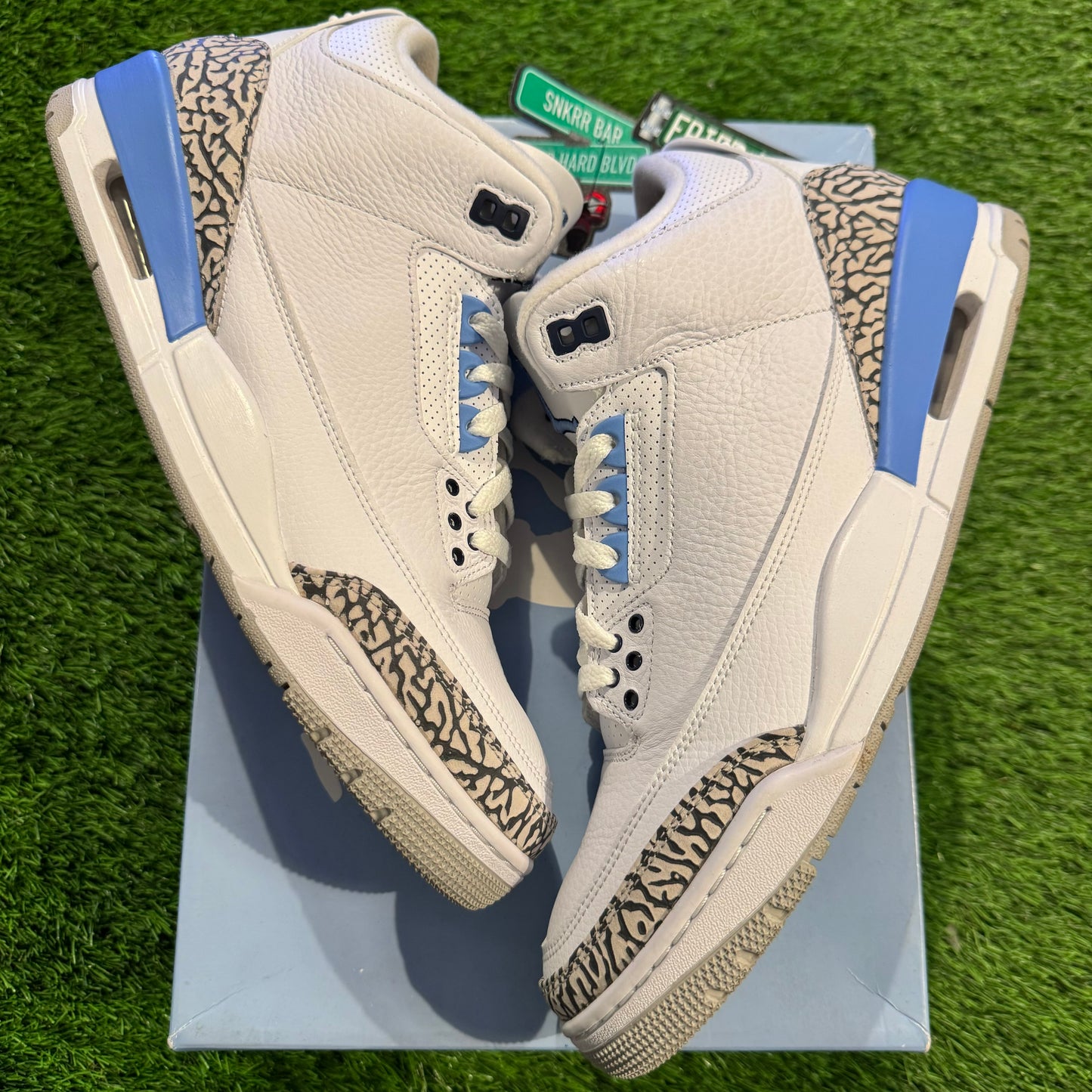 Air Jordan 3 Retro 'UNC'