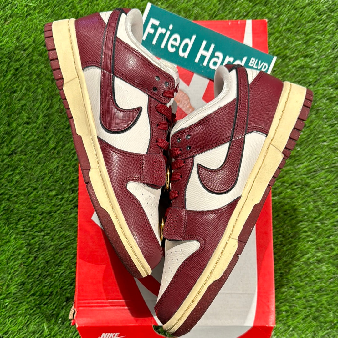 Wmns Dunk Low SE 'Sisterhood - Team Red'