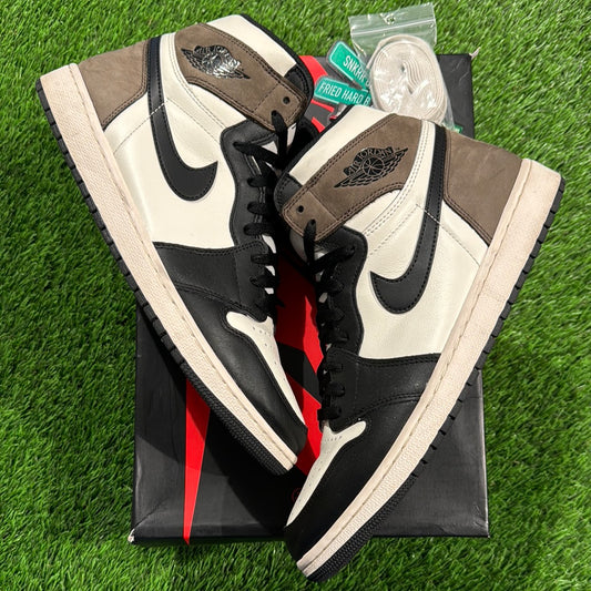 Air Jordan 1 Retro High OG 'Dark Mocha'