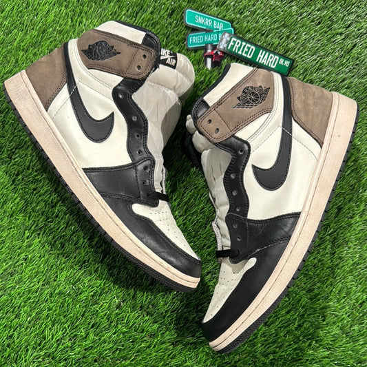 Air Jordan 1 Retro High OG 'Dark Mocha'