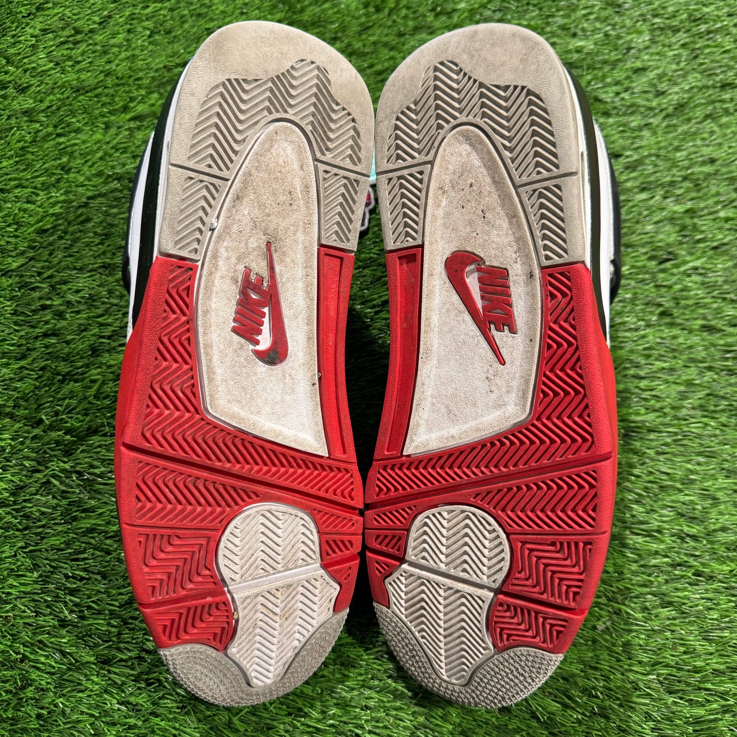 Air Jordan 4 Retro OG 'Fire Red' 2020