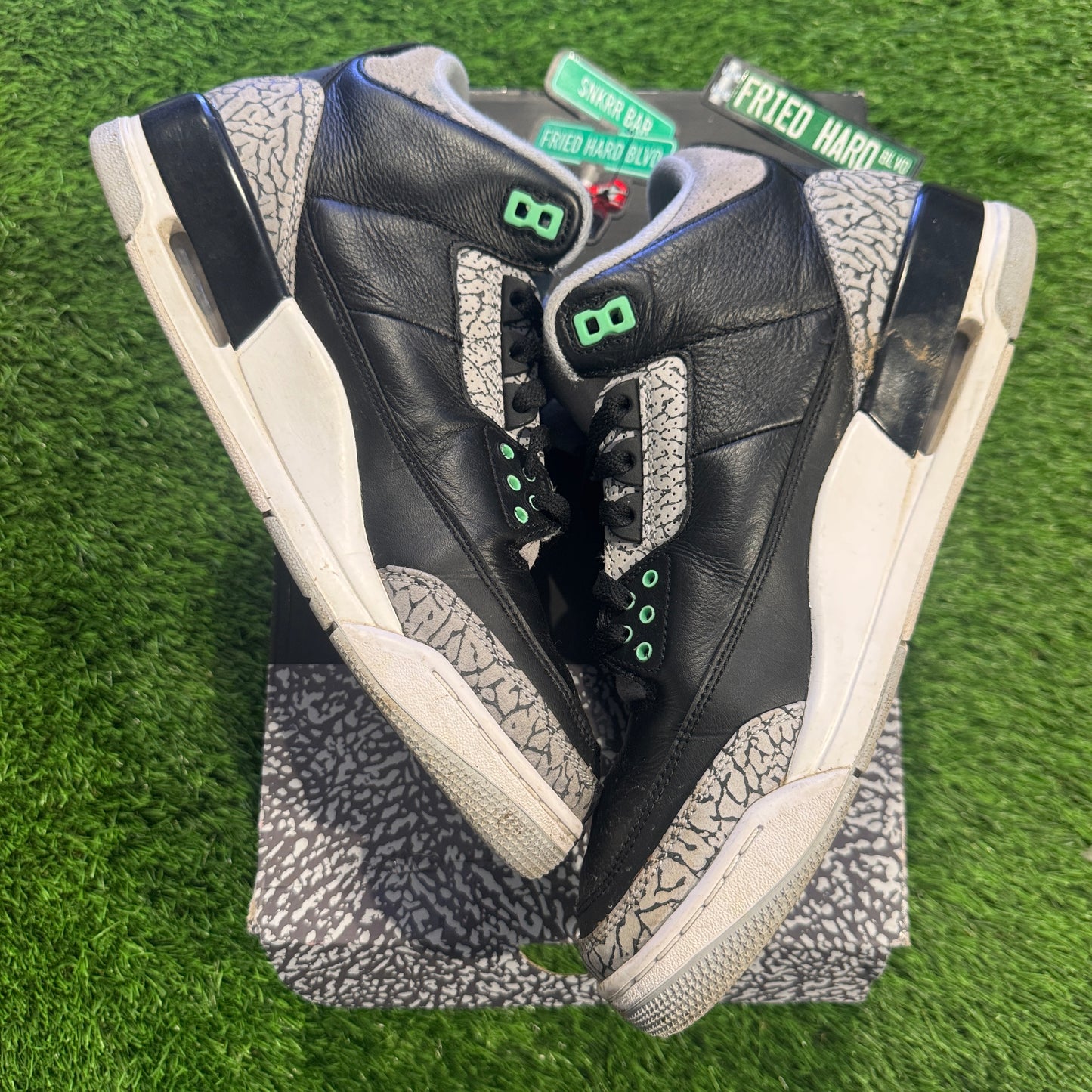 Air Jordan 3 Retro 'Green Glow'