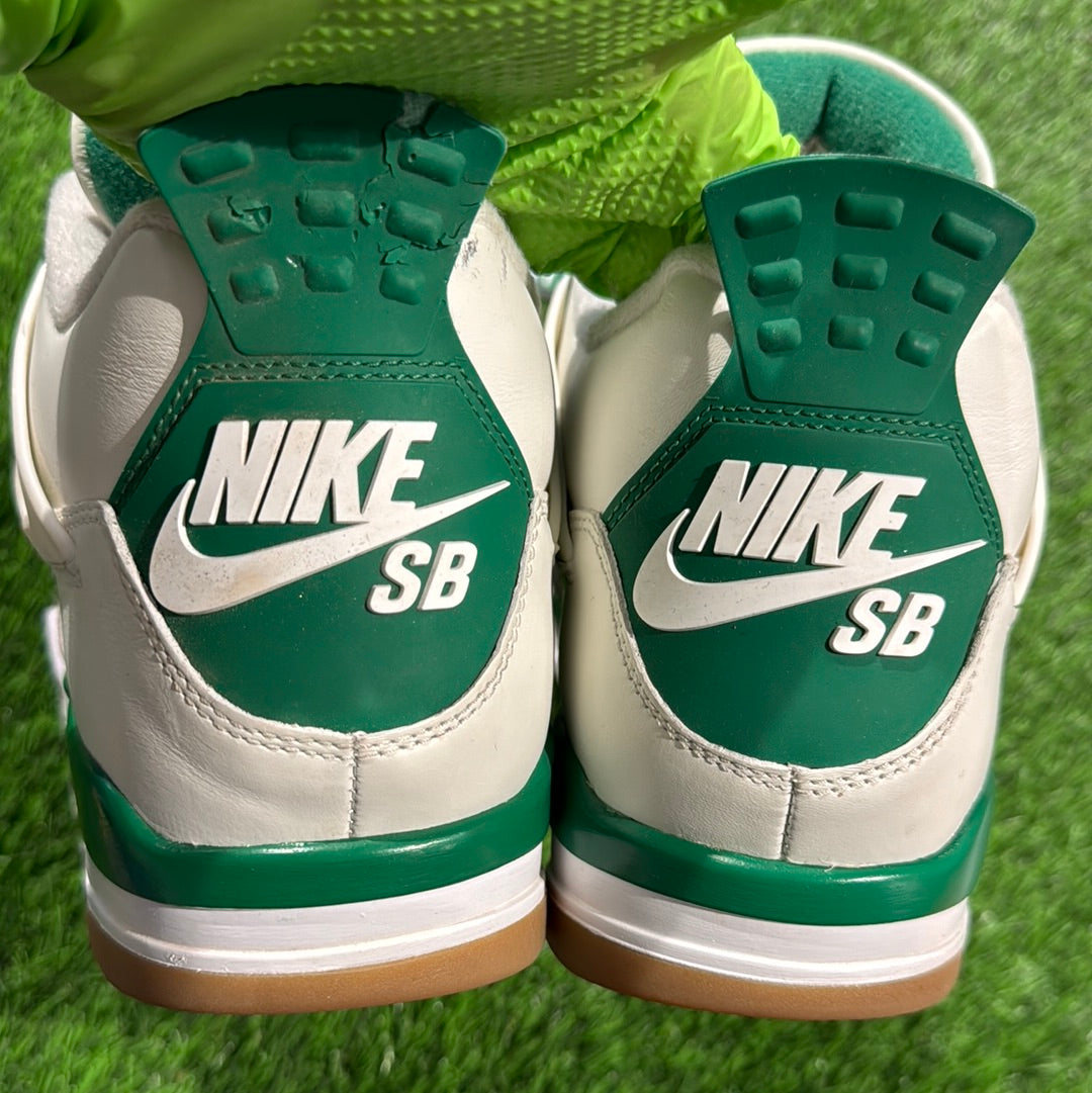 Nike SB x Air Jordan 4 Retro SP 'Pine Green'