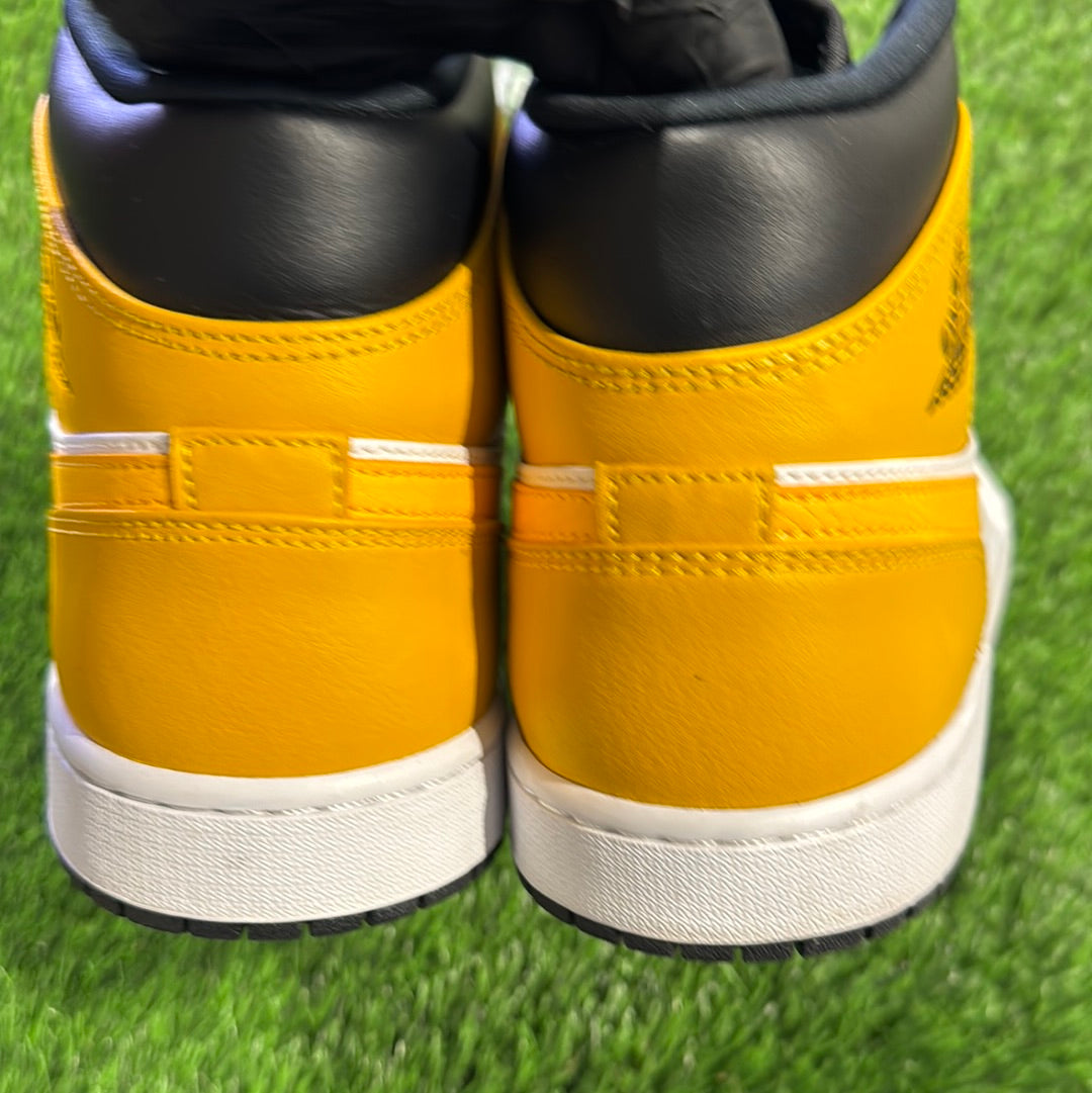 Air Jordan 1 Mid 'University Gold'