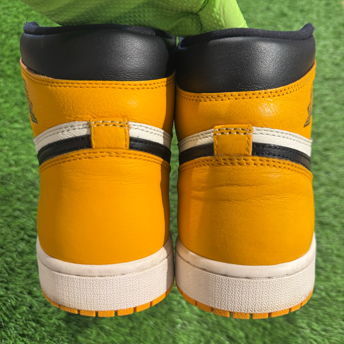 Air Jordan 1 Retro High OG 'Yellow Toe'