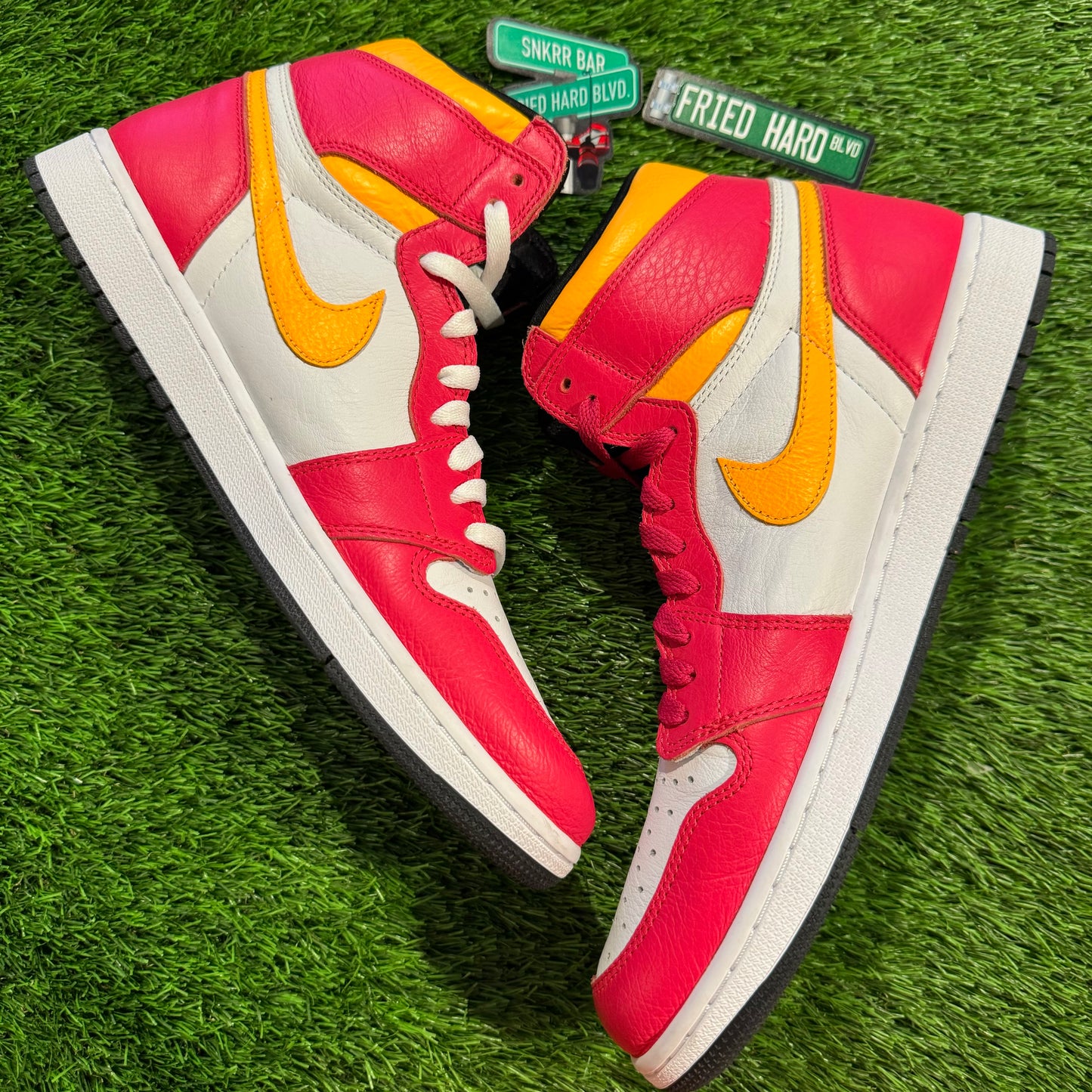 Air Jordan 1 Retro High OG 'Light Fusion Red'