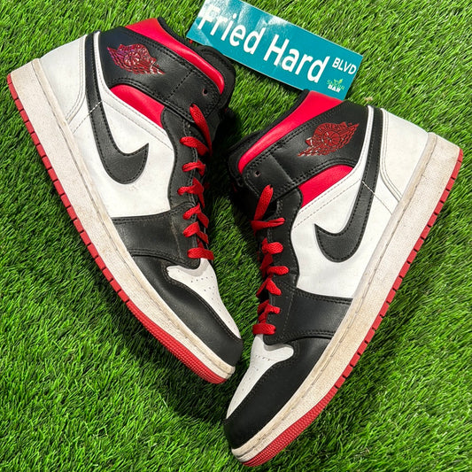 Air Jordan 1 Mid 'Gym Red Black Toe'