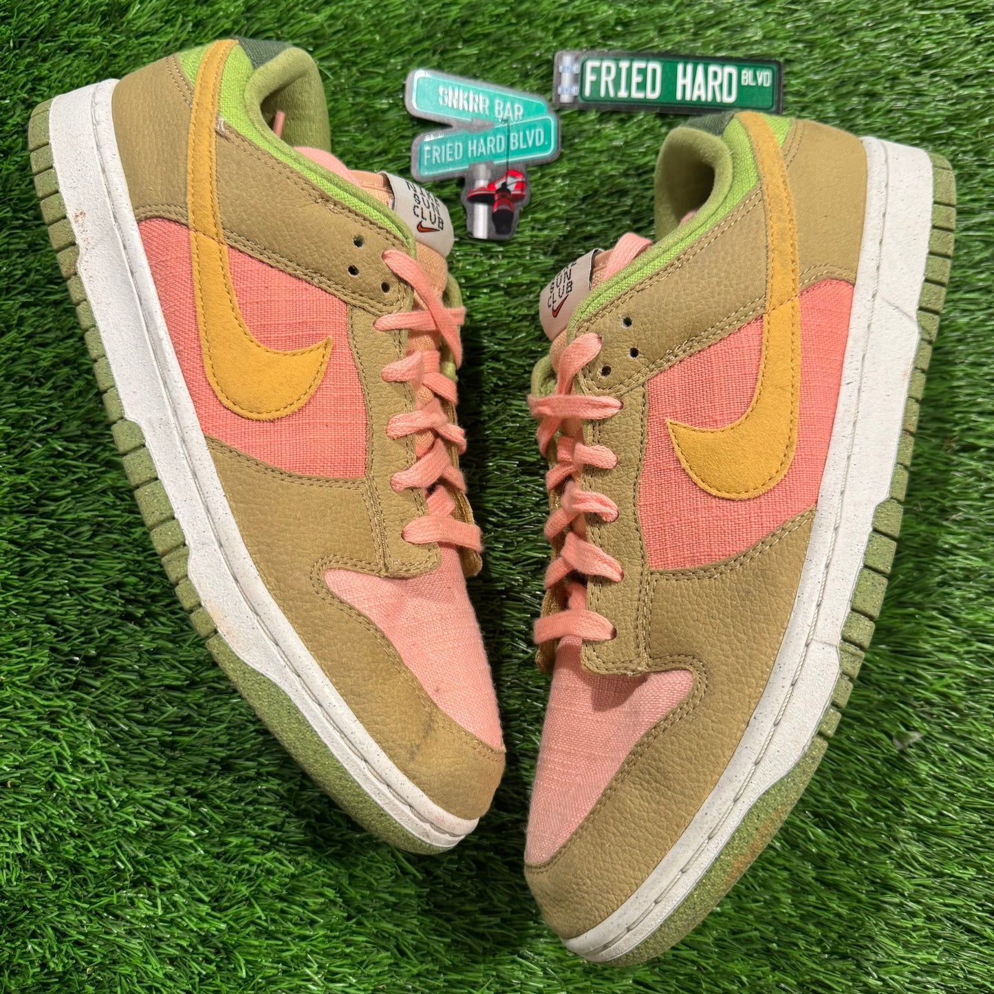 Dunk Low 'Sun Club - Arctic Orange Sanded Gold'