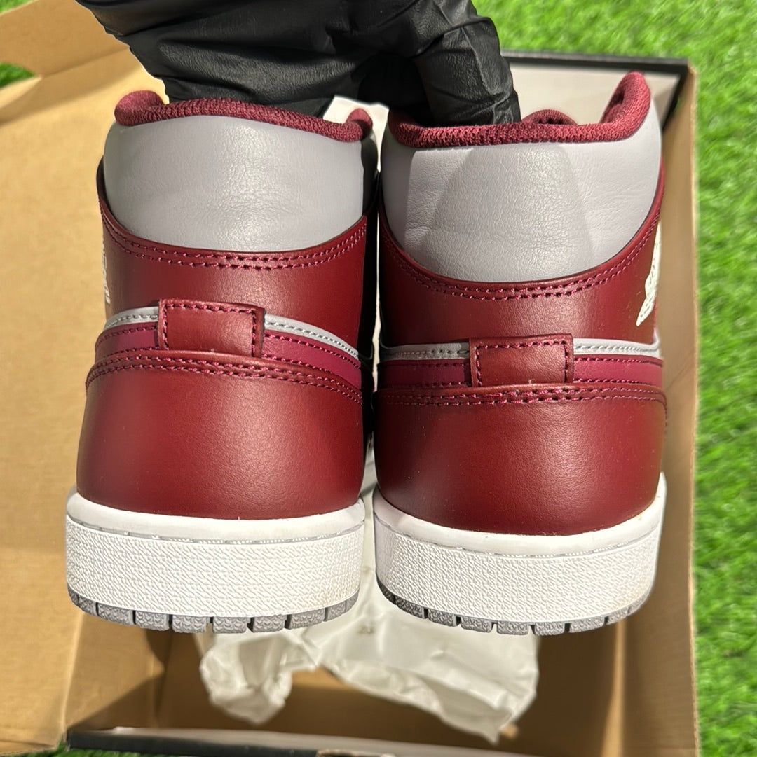 Air Jordan 1 Mid 'Cherrywood Red'