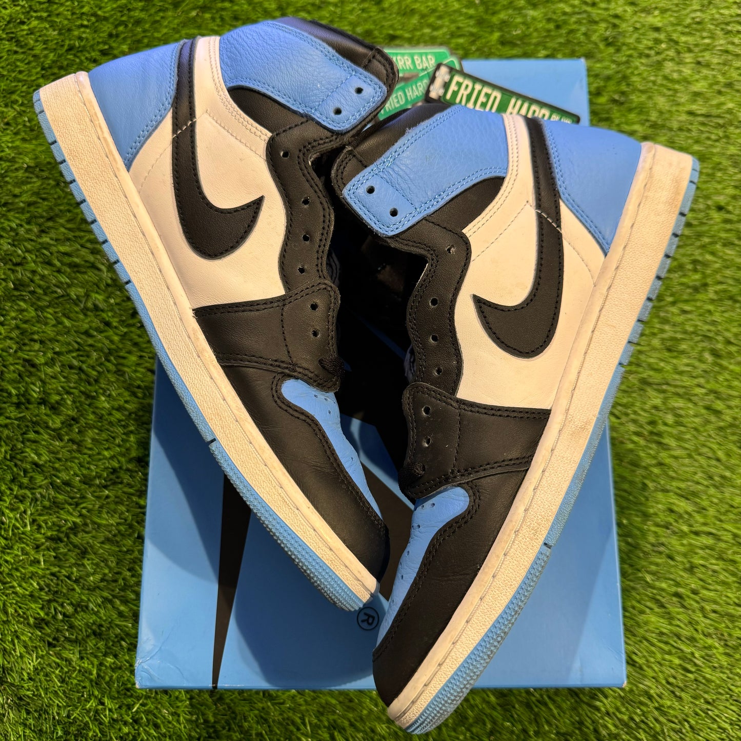 Air Jordan 1 Retro High OG 'UNC Toe'