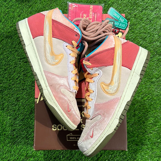 Social Status x Dunk Mid 'Strawberry Milk'