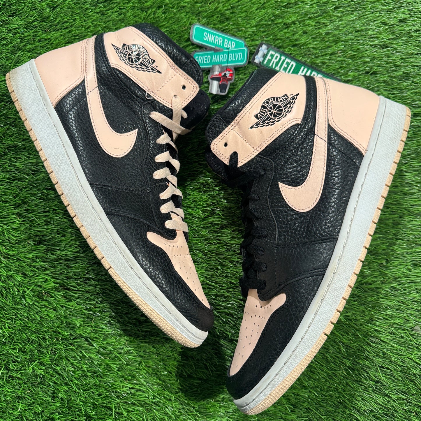 Air Jordan 1 Retro High OG 'Crimson Tint'