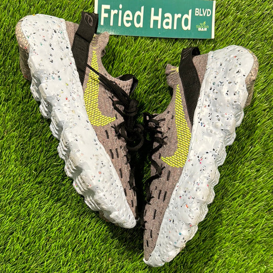 Space Hippie 04 'Grey Volt'
