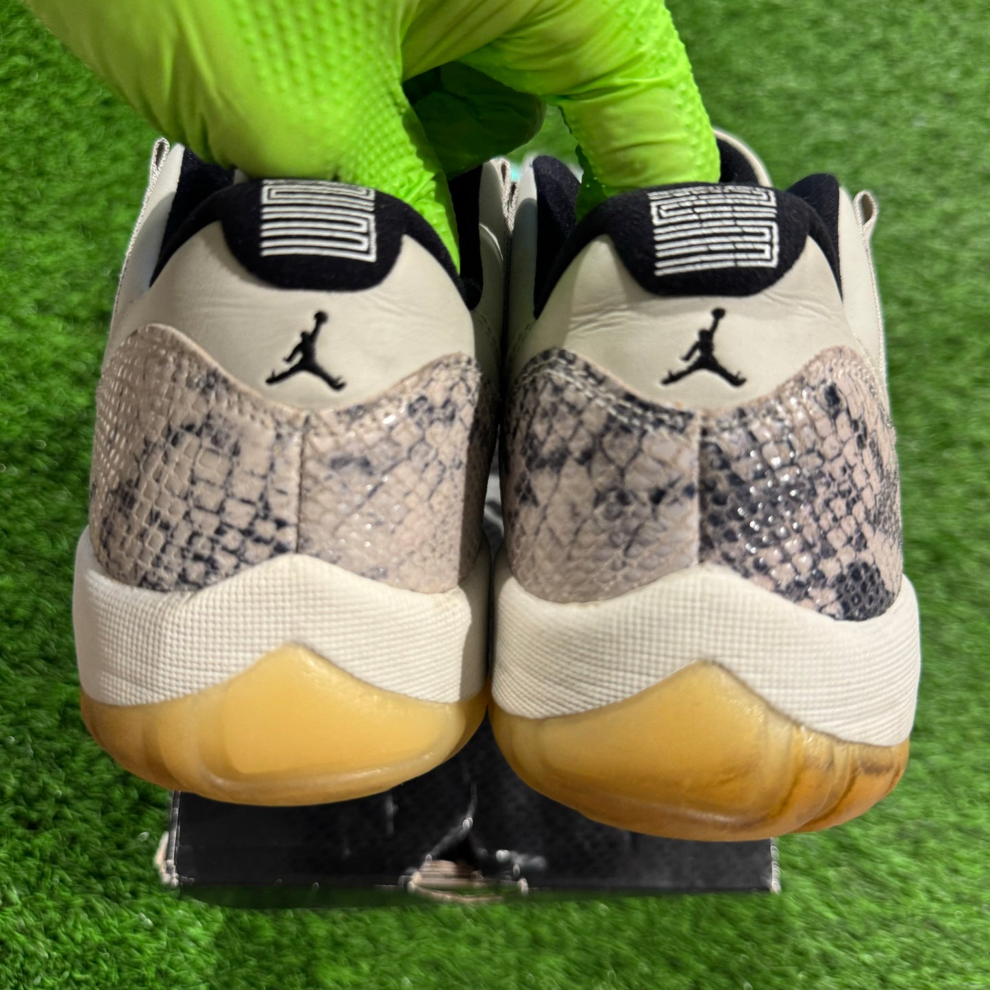 Air Jordan 11 Retro Low 'Light Bone Snakeskin'