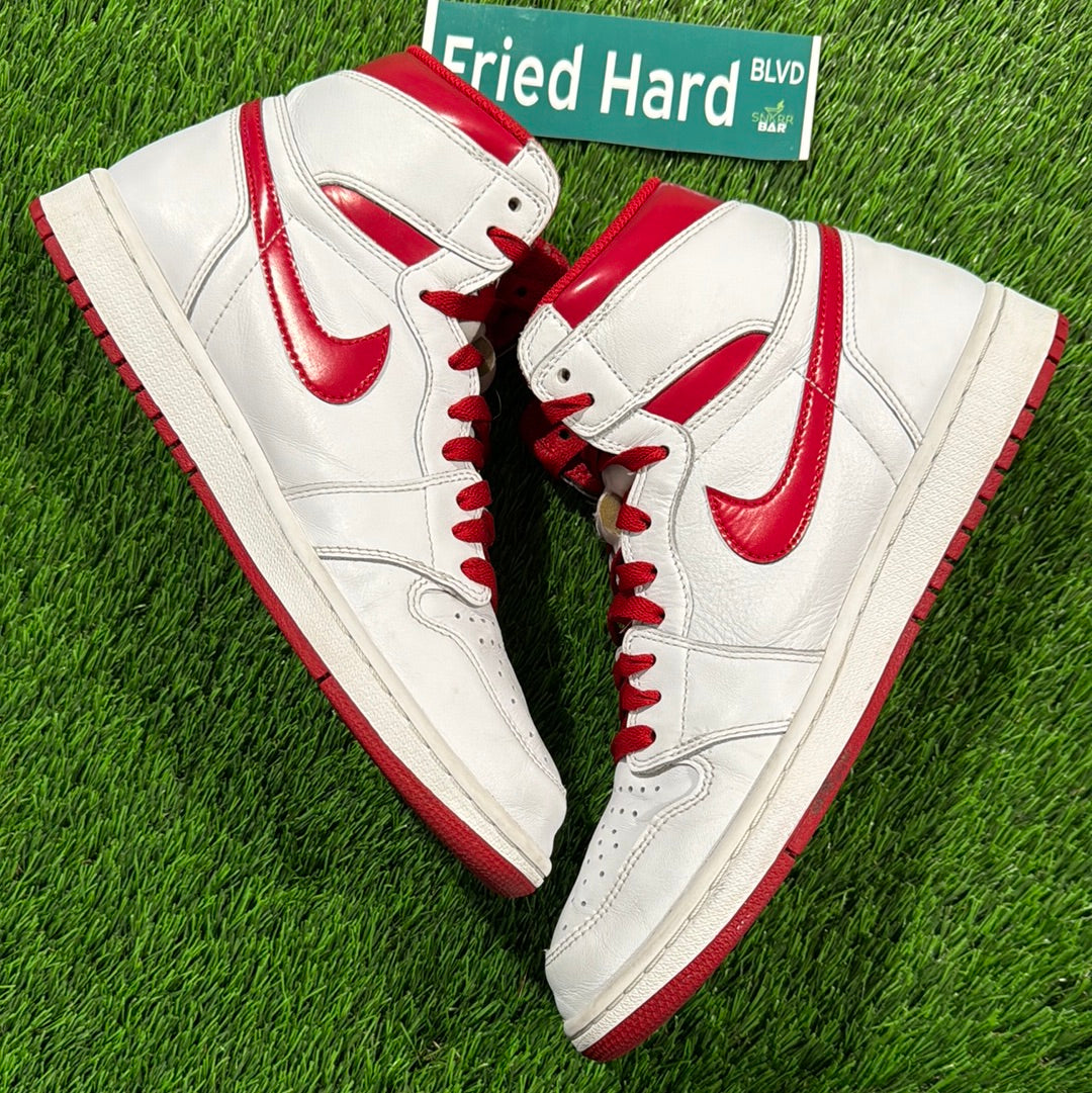 Air Jordan 1 Retro High OG 'Metallic Red'